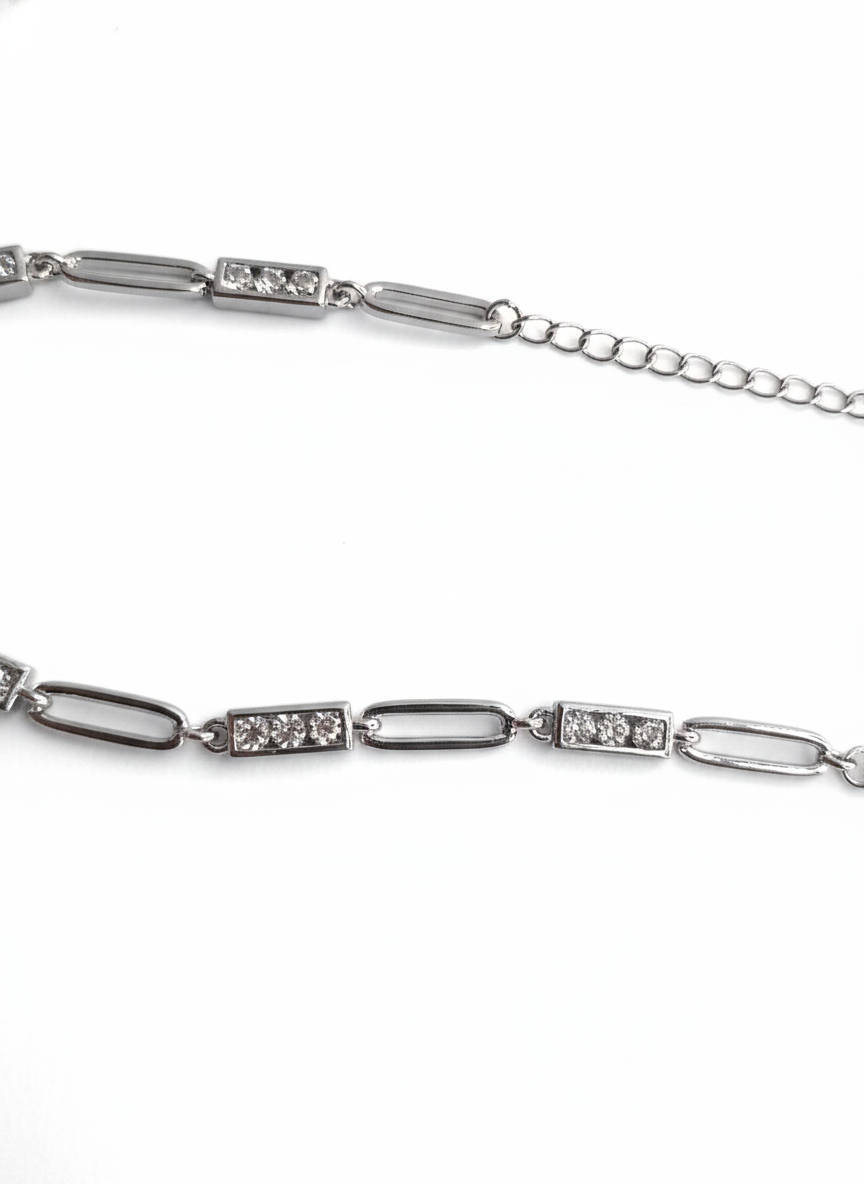 Elara Silver bracelet in 925 sterling silver featuring rectangular zircon-studded bars and elongated chain links