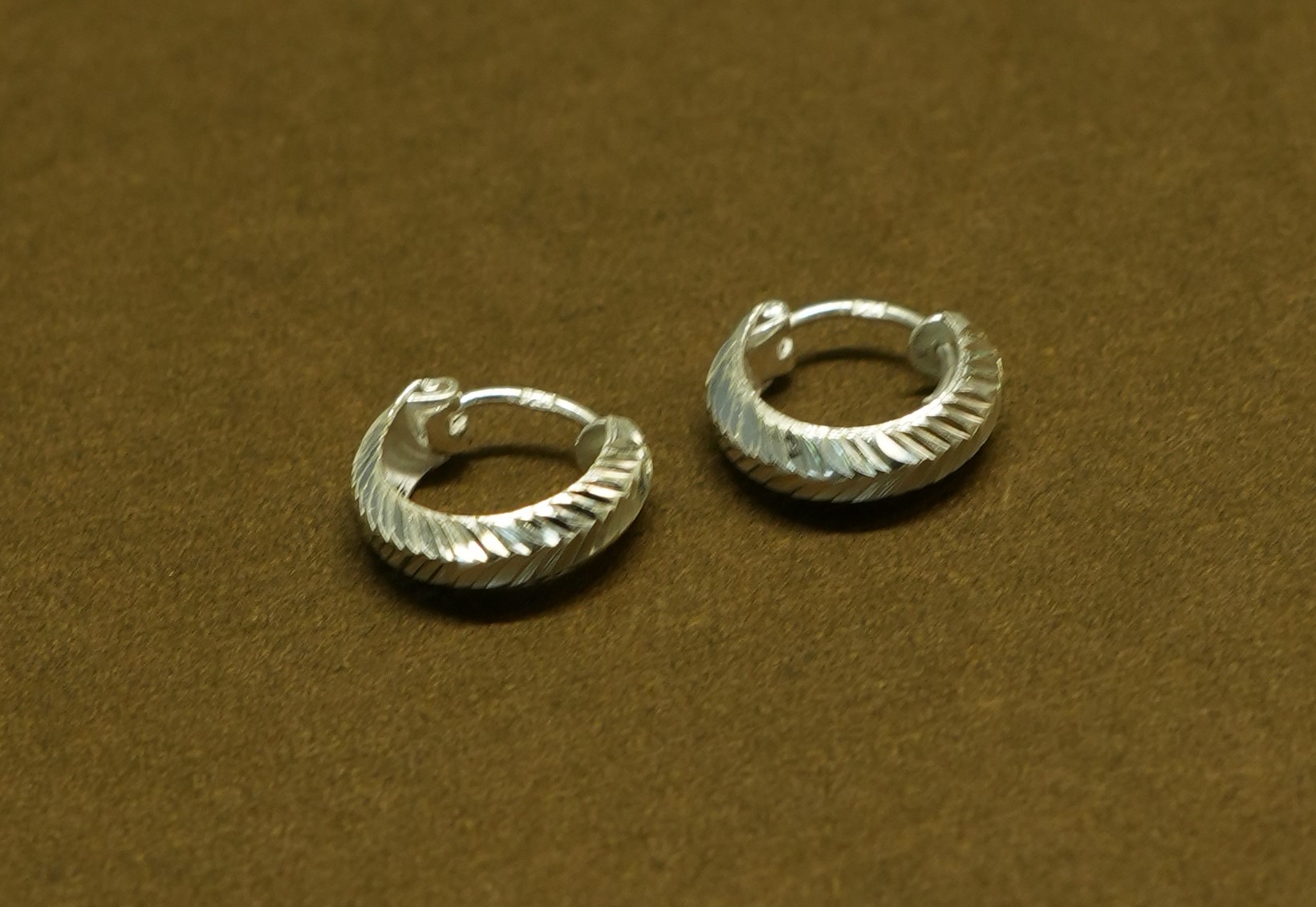 Premium Hallmarked 925 Sterling Silver Ridged Hoop Earrings Close-Up