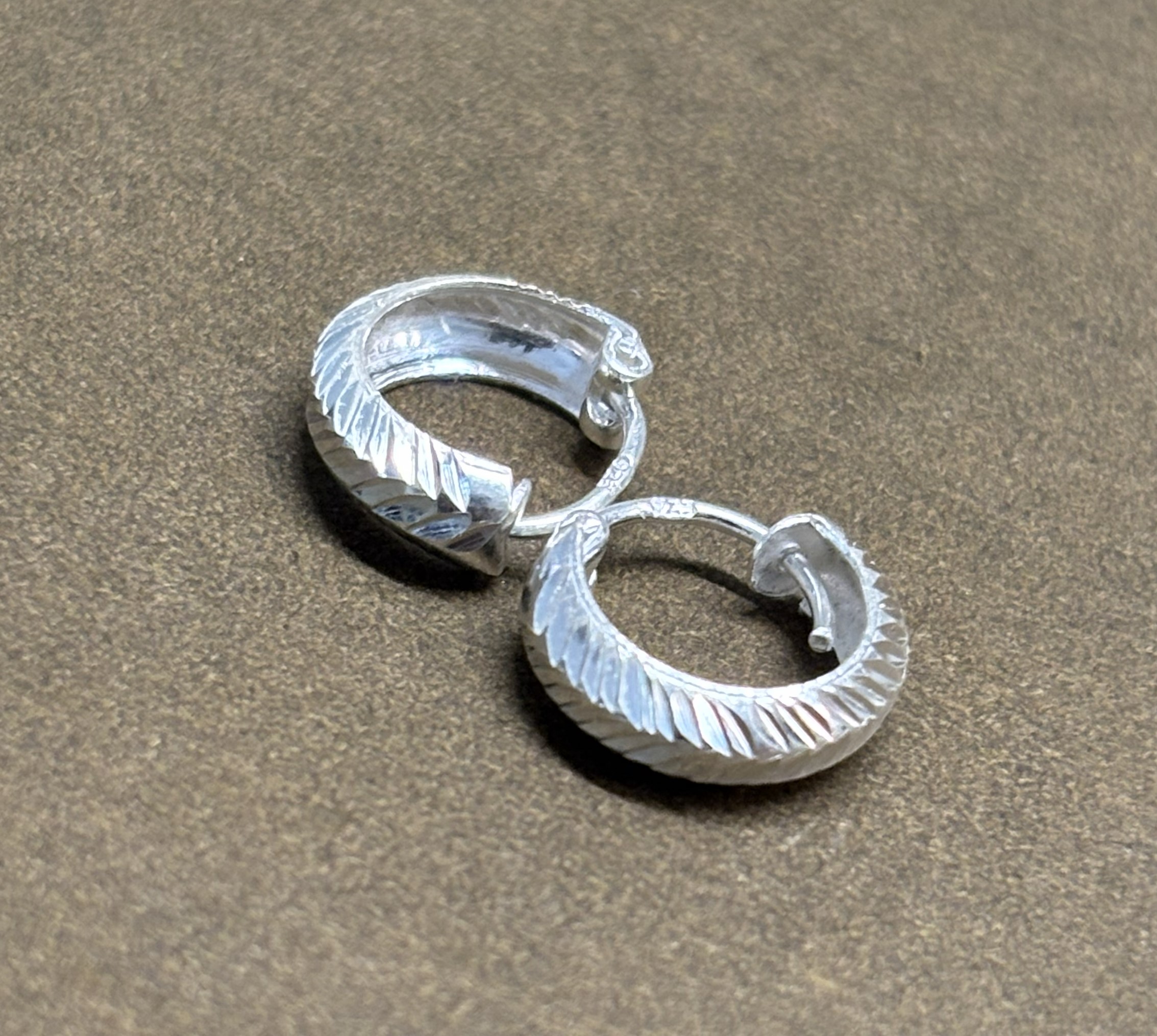 Modern 925 Sterling Silver Unisex Hoop Earrings with Ridged Texture