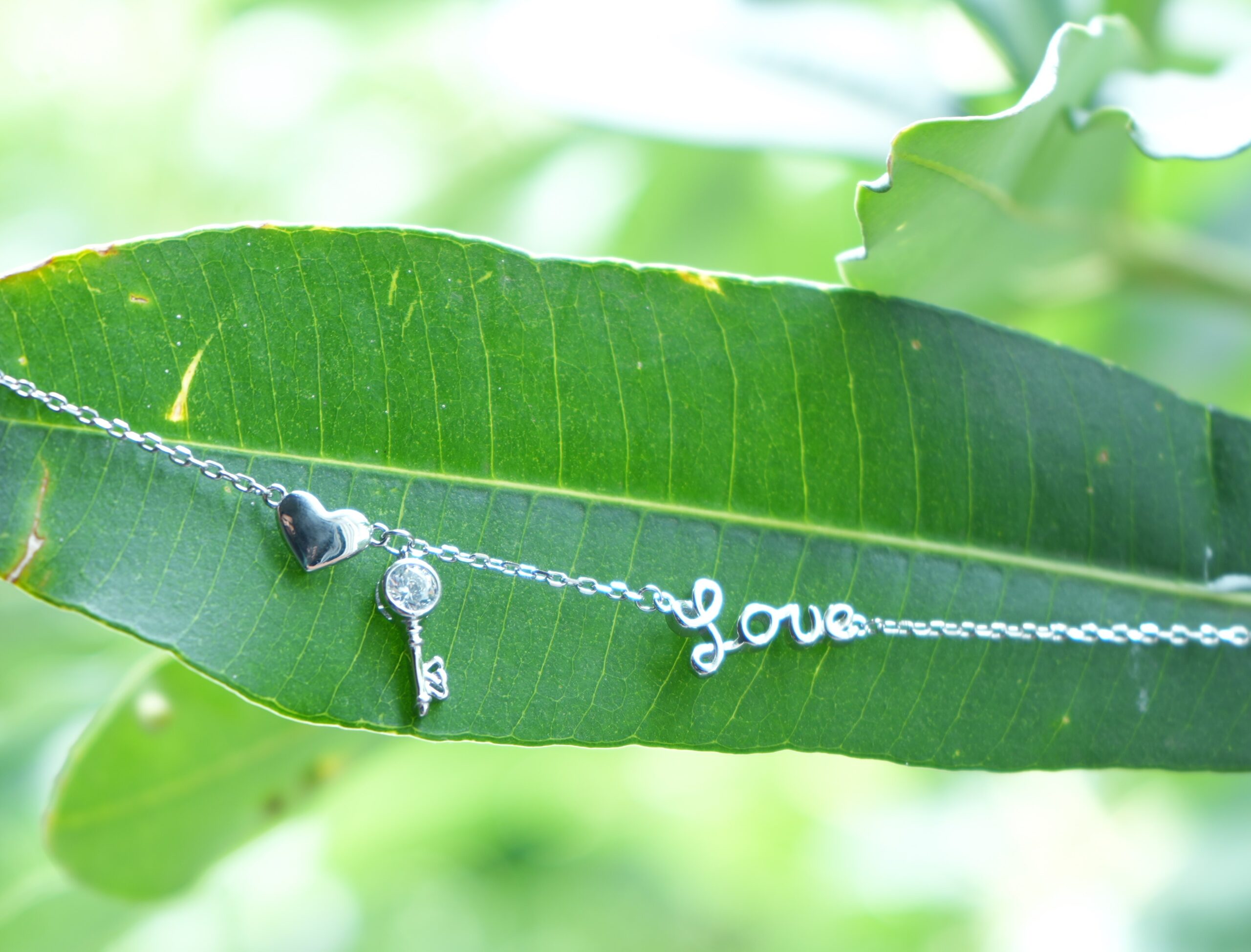 Elegant Heart and Key 925 Sterling Silver Bracelet with Cubic Zirconia